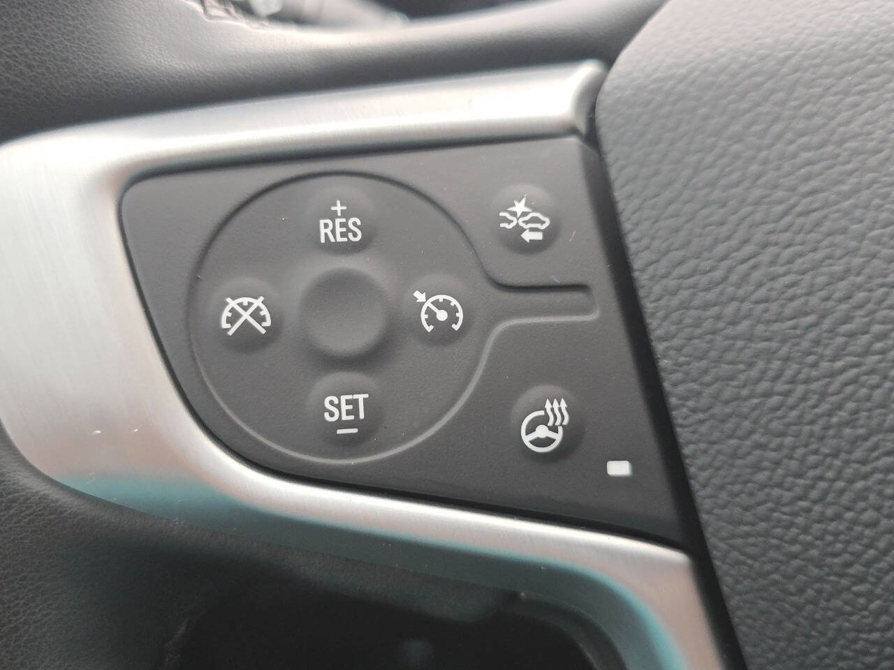 Used 2023 GMC Terrain SLT image 24