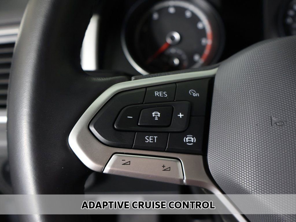 Used 2020 Volkswagen Atlas Cross Sport SE image 3