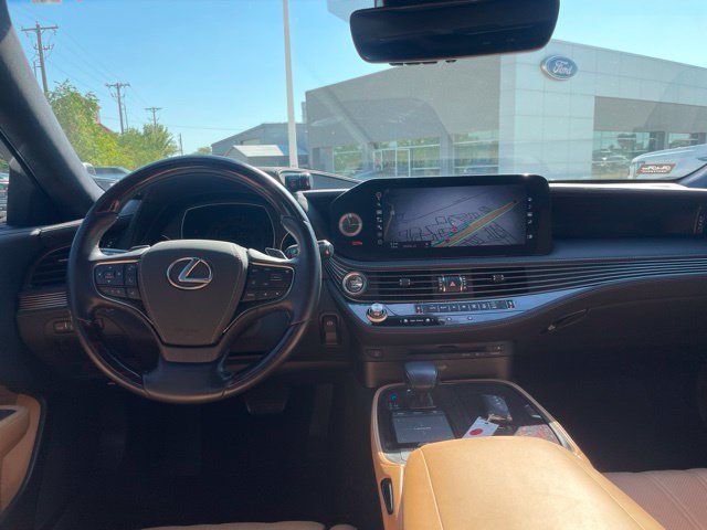 Used 2022 Lexus LS 500 w/ Interior Upgrade Package RWD image 12