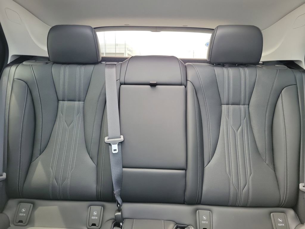 Used 2025 Buick Envision Avenir AWD/4WD image 17