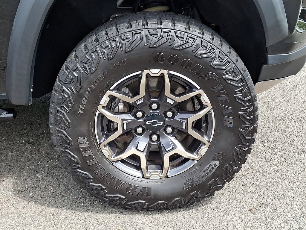 Used 2023 Chevrolet Colorado ZR2 w/ ZR2 Convenience Package III AWD/4WD image 11