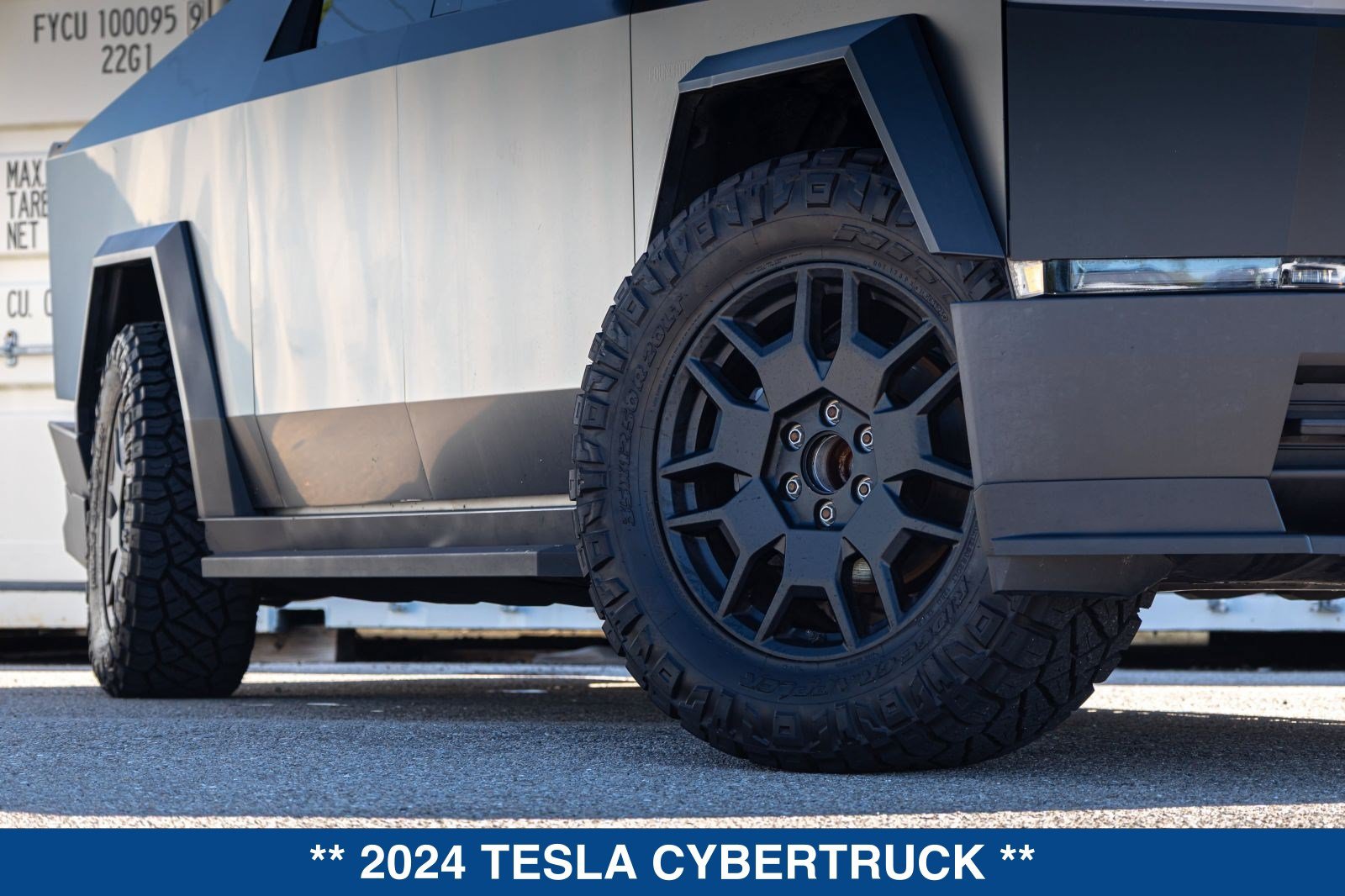 Used 2024 Tesla Cybertruck Cyberbeast AWD/4WD image 14