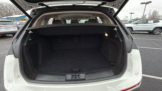 Used 2023 Lincoln Corsair Reserve w/ Rear Removable Package Tray image 27