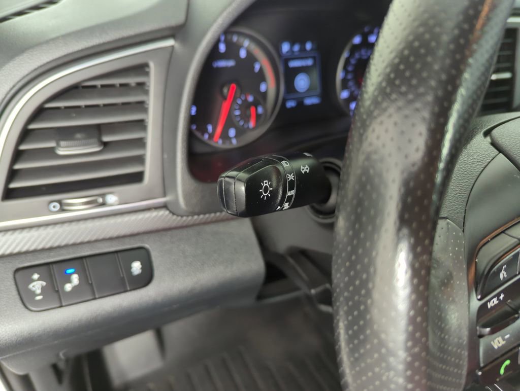 Used 2018 Hyundai Elantra Sport image 21