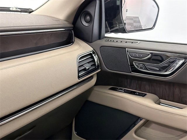 Used 2022 Lincoln Navigator L Reserve image 36