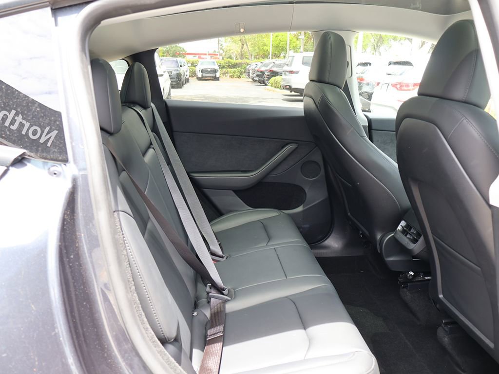 Used 2024 Tesla Model Y Long Range AWD/4WD image 34