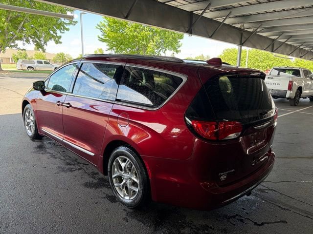 Used 2017 Chrysler Pacifica Limited w/ Advanced Safetytec Group FWD image 12