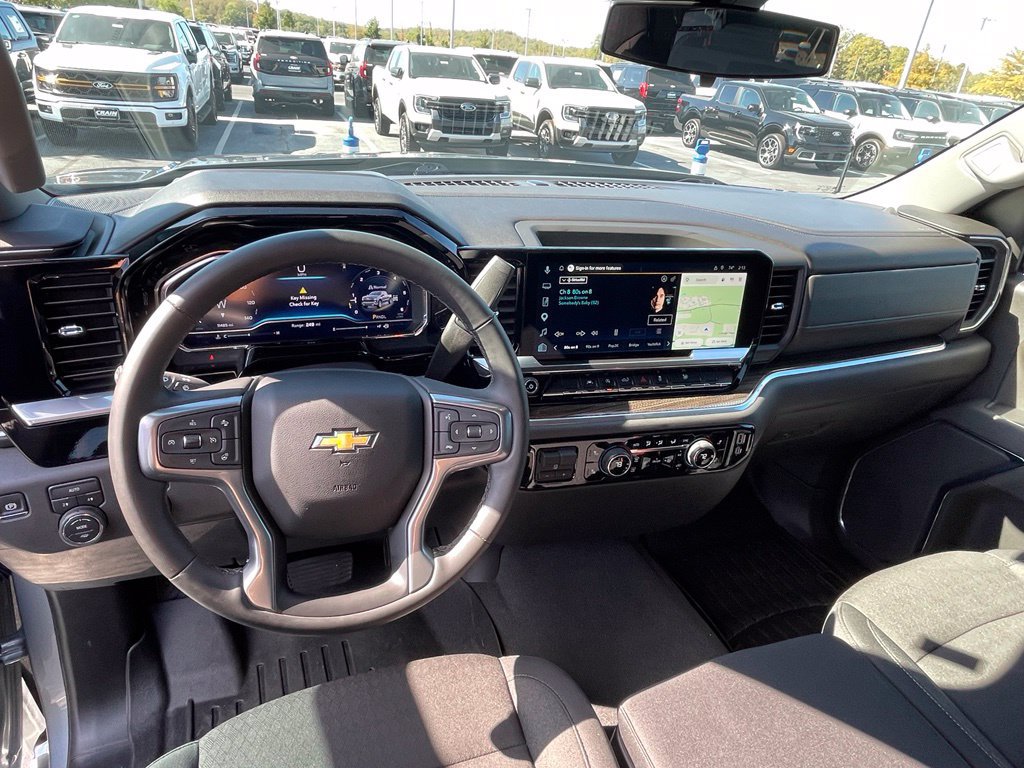Used 2025 Chevrolet Silverado 1500 LT AWD/4WD image 14