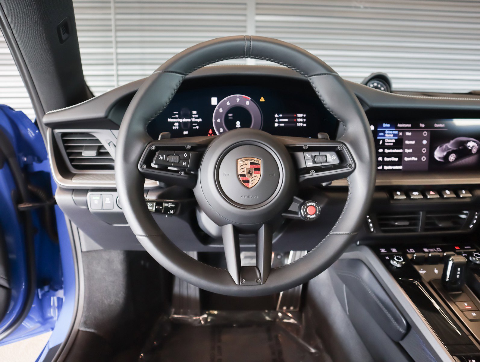 Certified 2025 Porsche 911 Carrera image 13