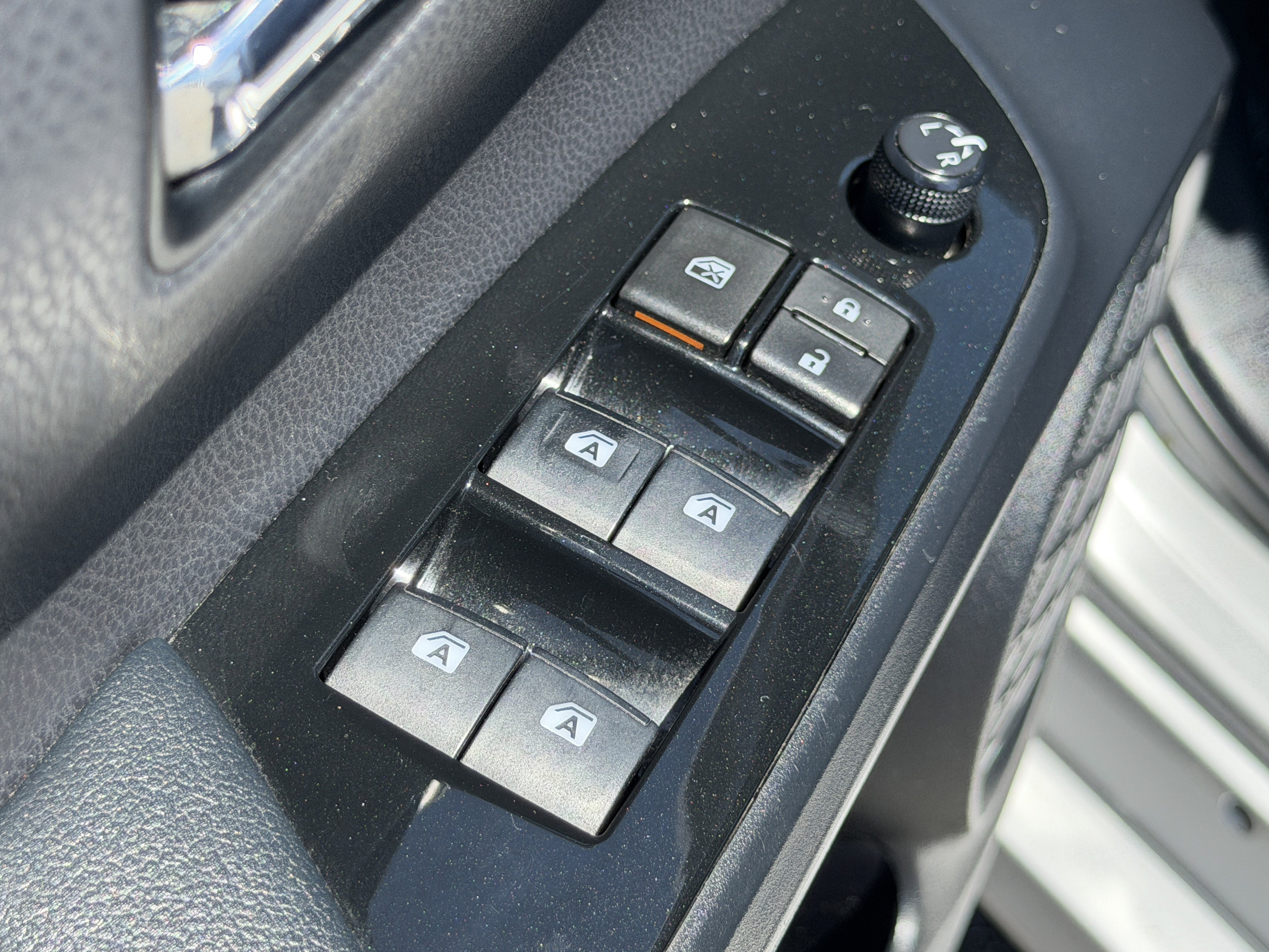 Used 2017 Toyota Prius Two w/ Prius Two Safety Plus Package FWD image 14
