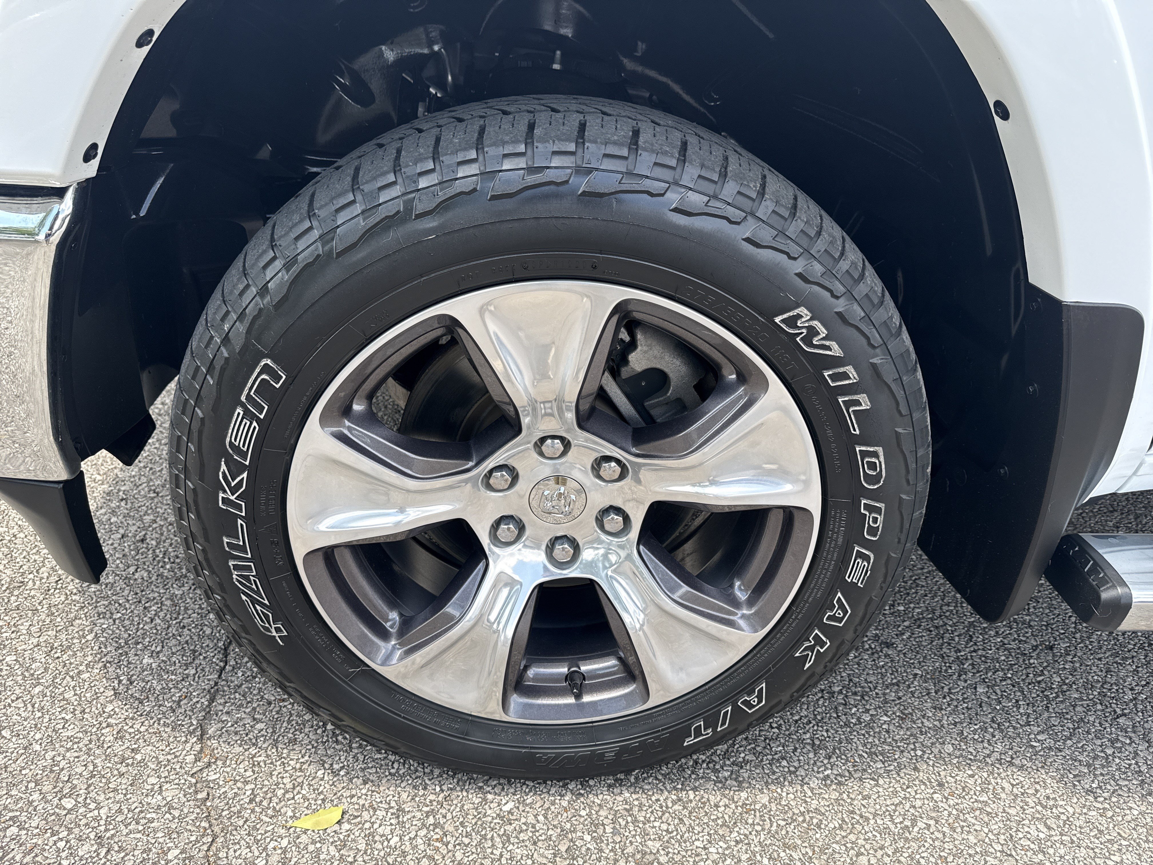 Used 2021 RAM 1500 Laramie AWD/4WD image 12