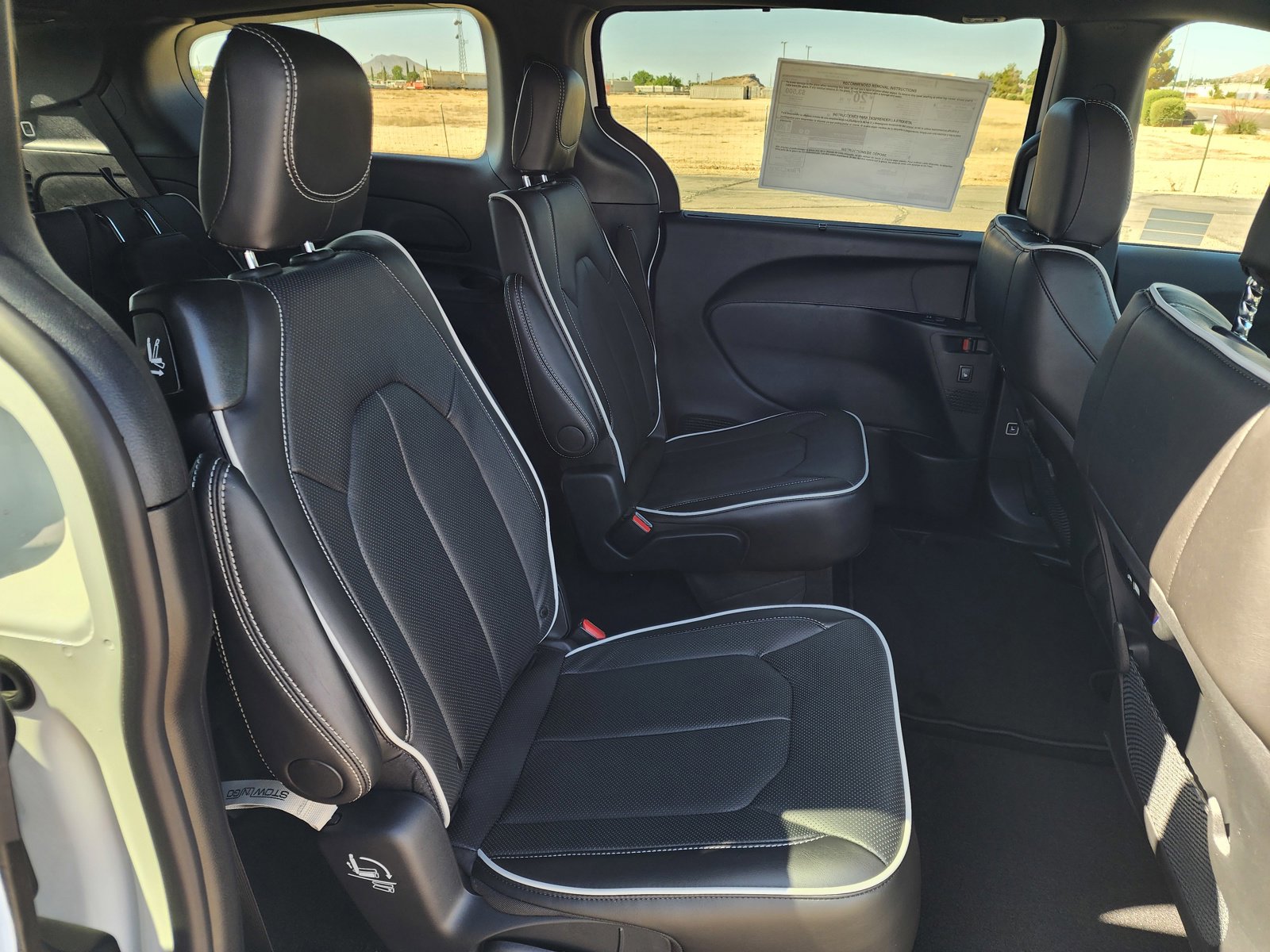 New 2027 Chrysler Pacifica Limited AWD/4WD image 12