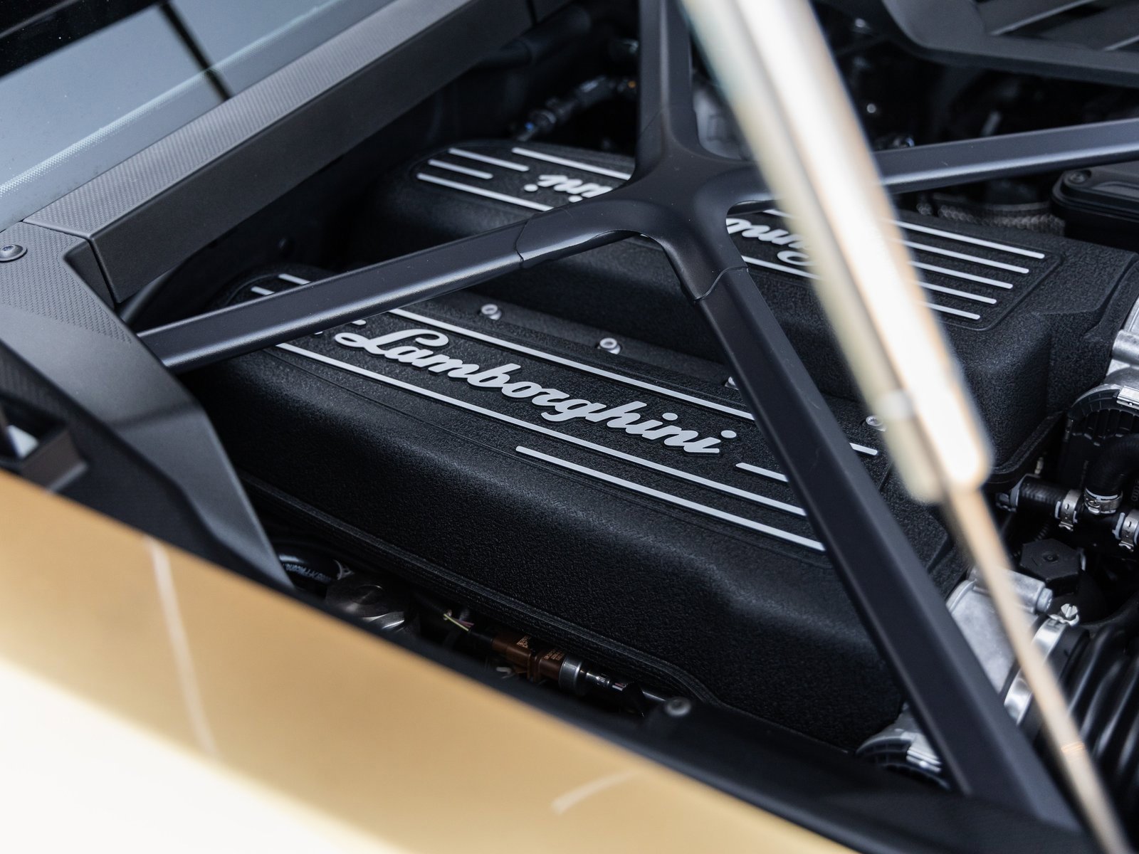 Used 2020 Lamborghini Huracan EVO image 48