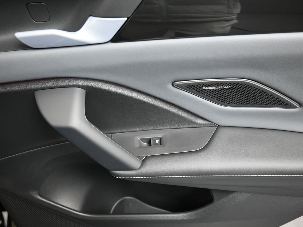 New 2026 Volkswagen Tiguan SEL R-Line image 15