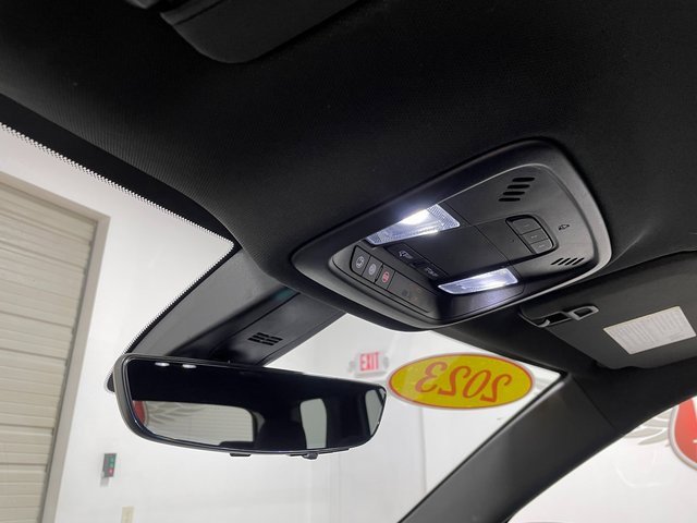 Used 2023 Chevrolet Traverse LT w/ Rear Camera Mirror Package image 18