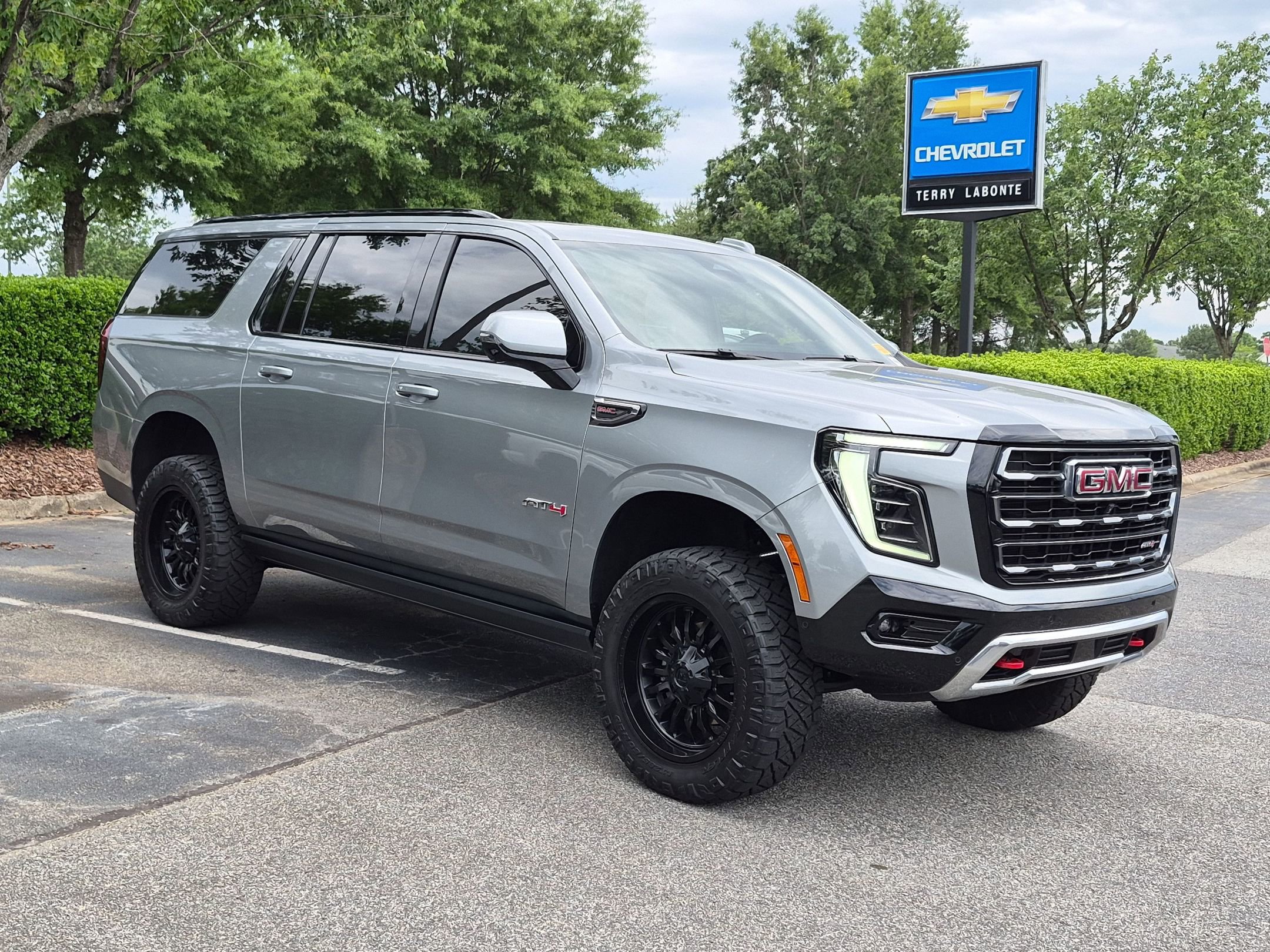 Used 2025 GMC Yukon XL AT4 w/ AT4 Premium Package AWD/4WD video 2