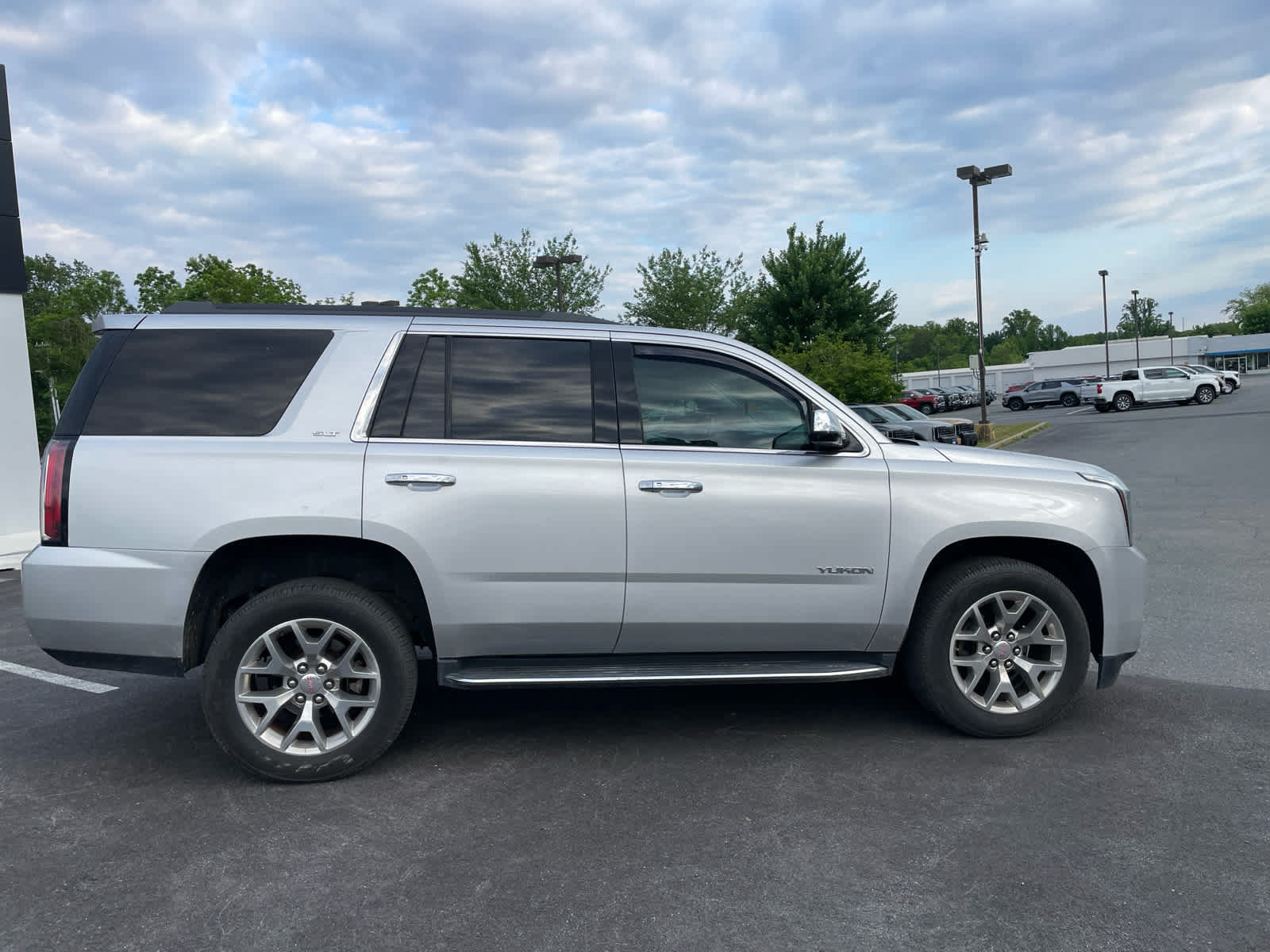 Used 2018 GMC Yukon SLT AWD/4WD image 10