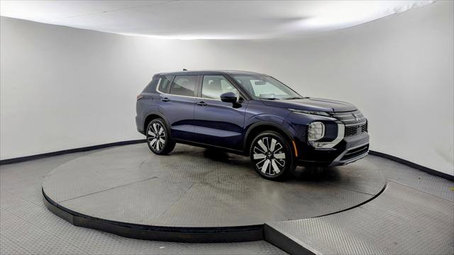 Used 2025 Mitsubishi Outlander SE image 11