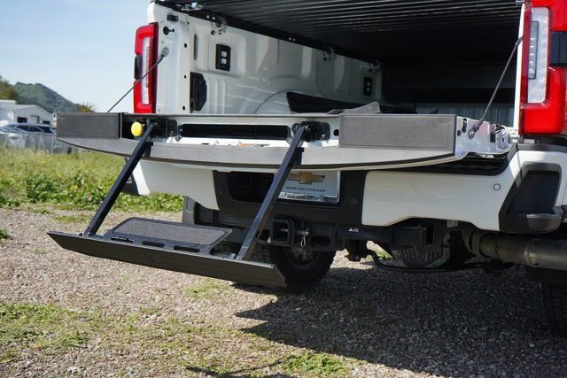 Used 2025 Ford F450 Platinum w/ Camper Package image 18