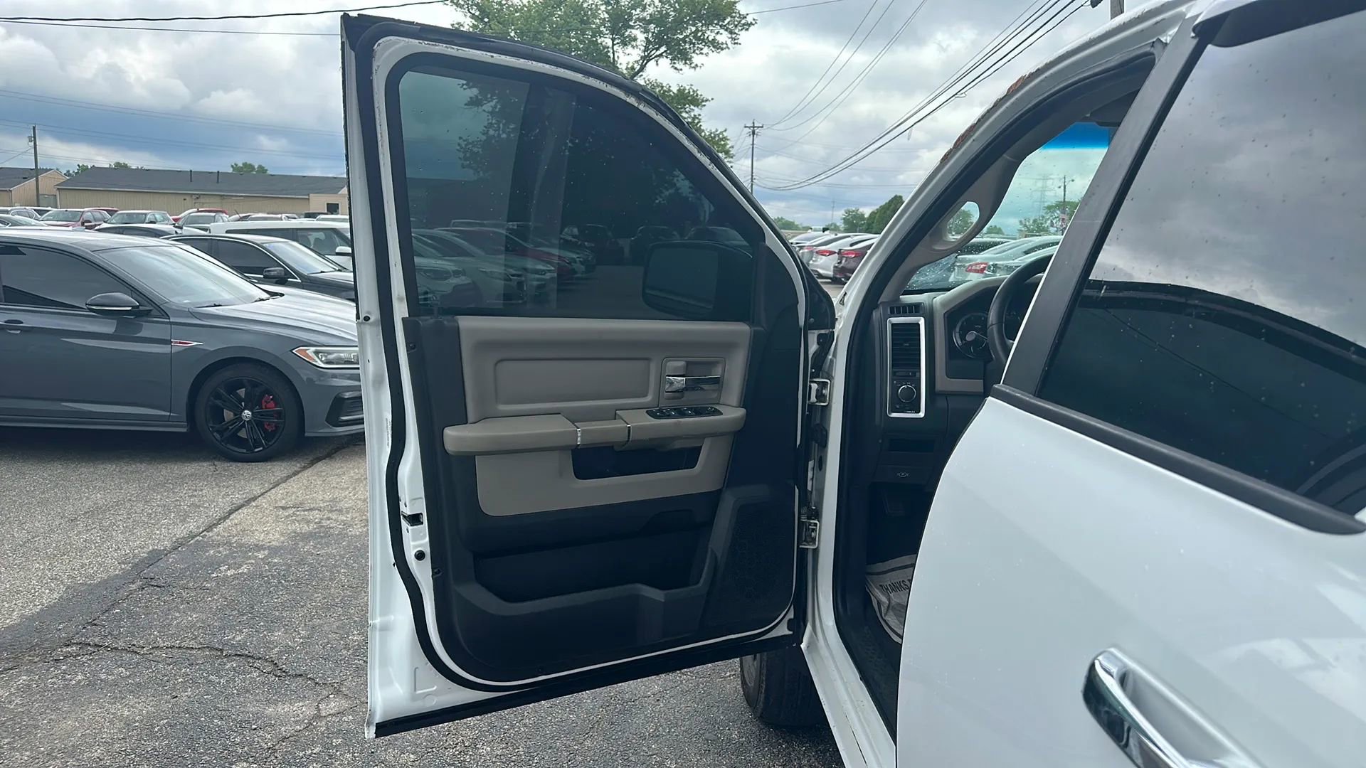 Used 2012 RAM 1500 Classic SLT image 9