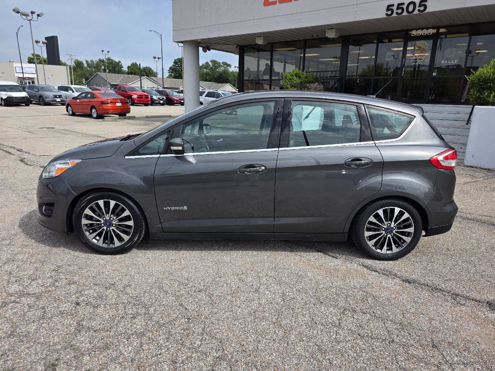Used 2018 Ford C-MAX Titanium FWD image 8