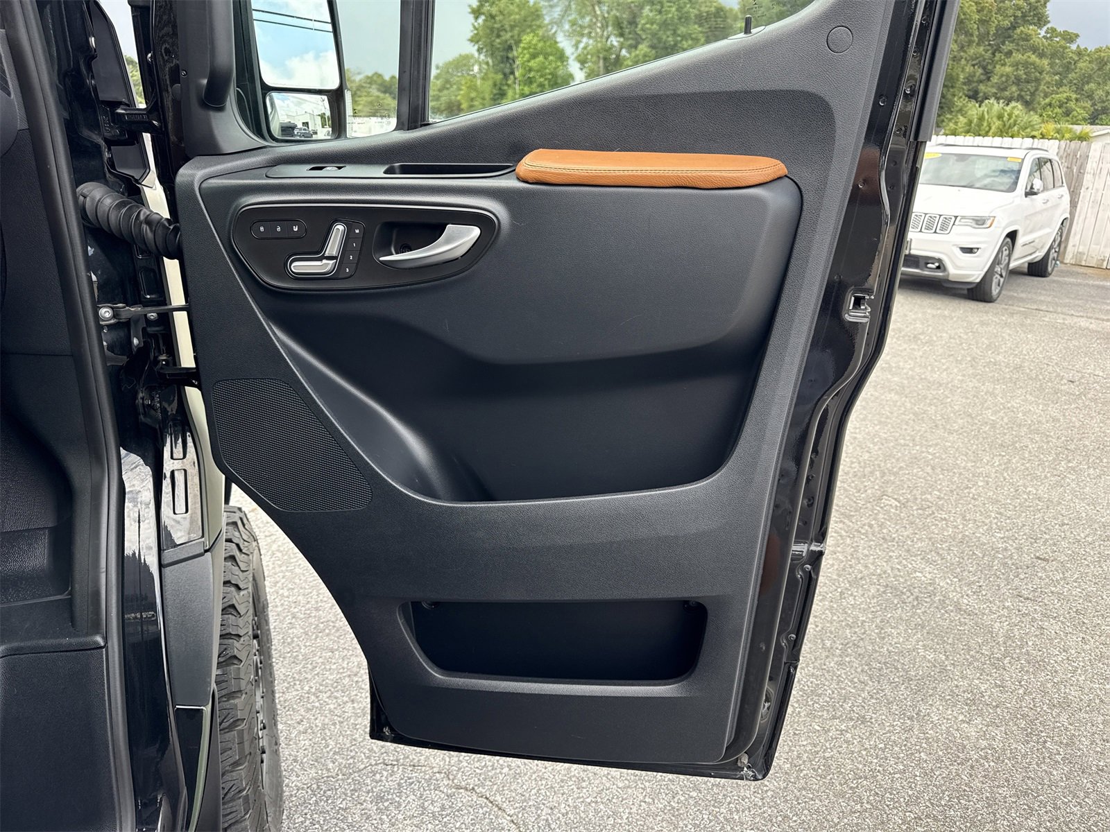 Used 2019 Mercedes-Benz Sprinter 2500 image 22