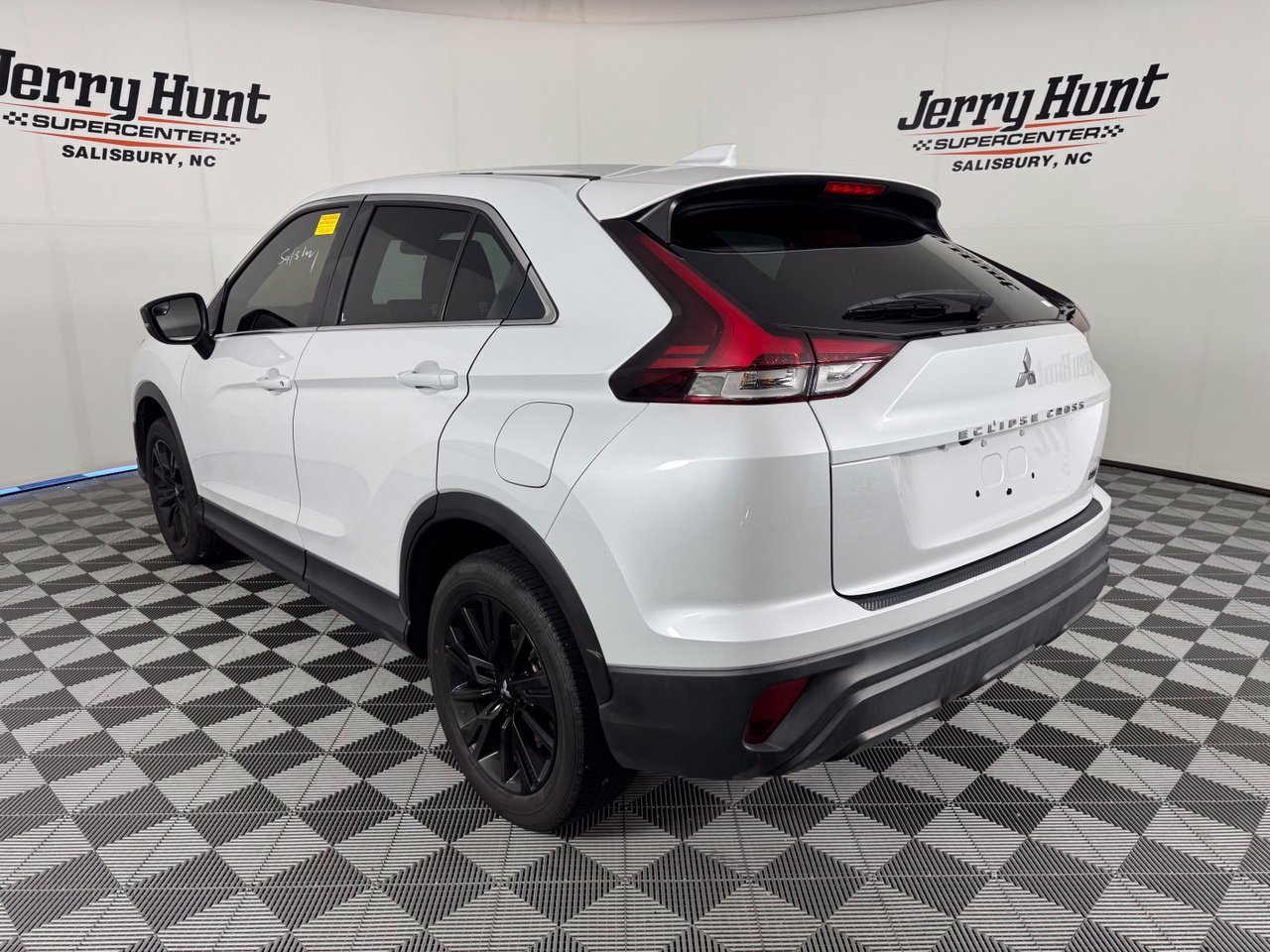 Used 2023 Mitsubishi Eclipse Cross LE AWD/4WD image 9
