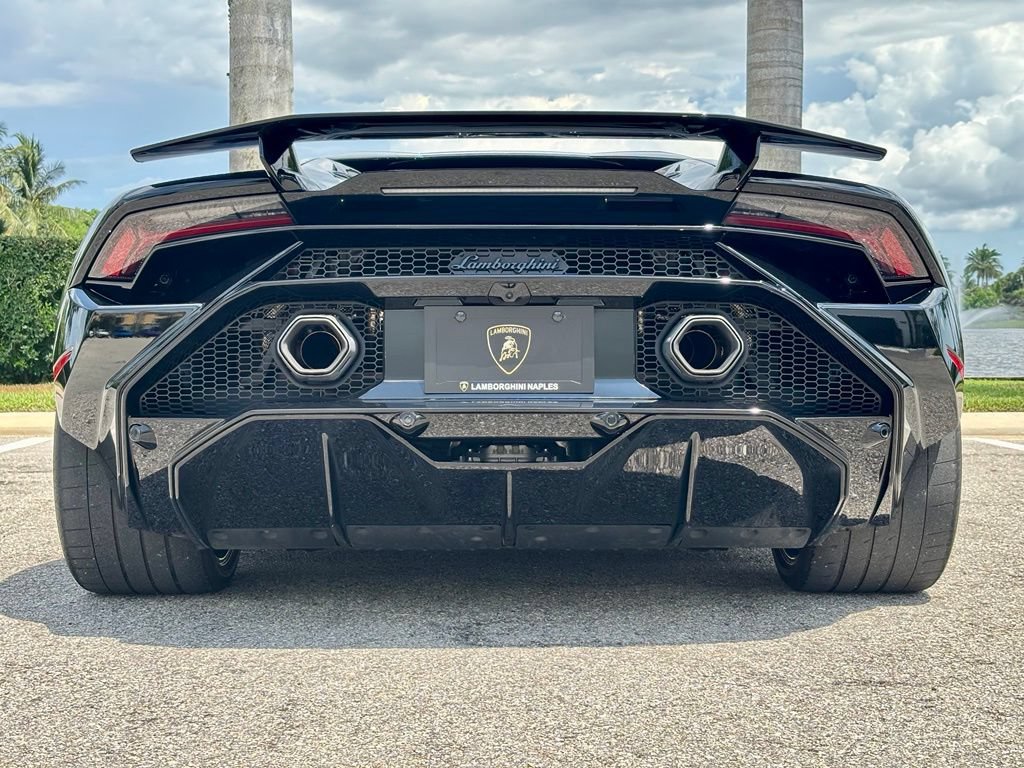 Used 2024 Lamborghini Huracan Tecnica RWD image 8