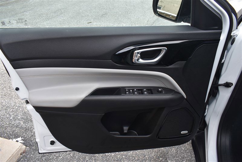 Used 2022 Jeep Compass Limited w/ Sun and Sound Group image 10