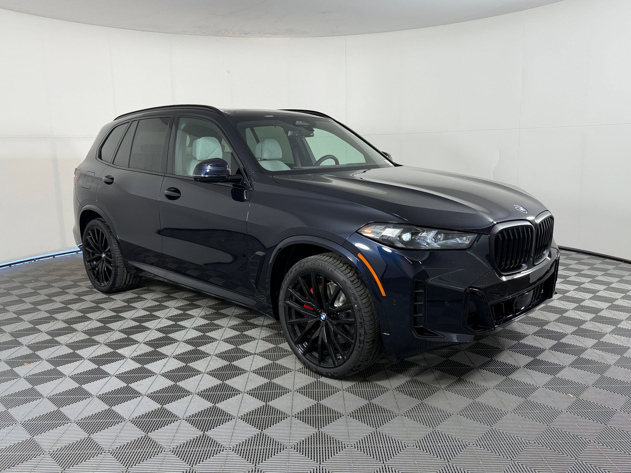 New 2026 BMW X5 xDrive40i w/ M Sport Package AWD/4WD image 7