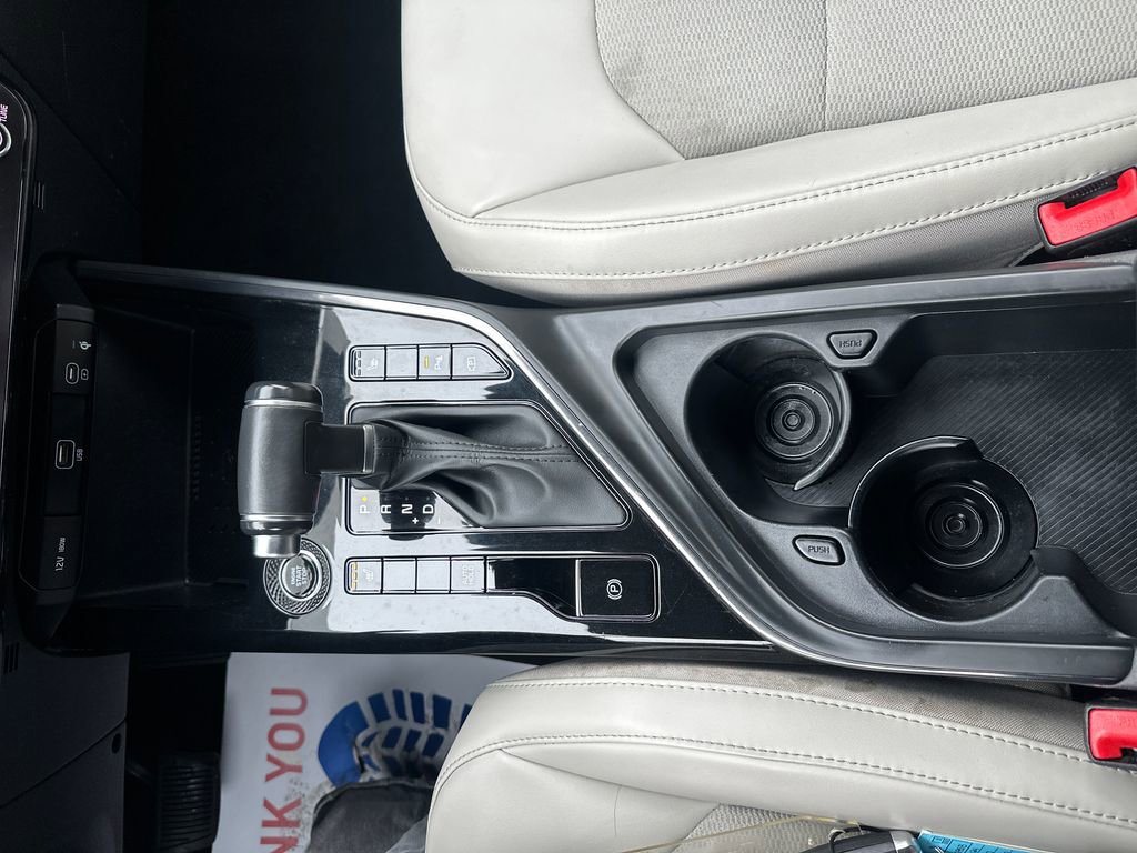 Used 2023 Kia Niro EX FWD image 10