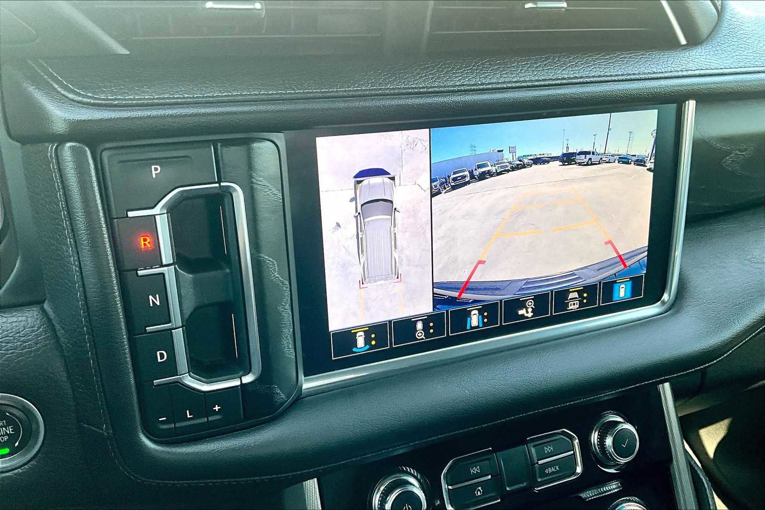 Used 2021 GMC Yukon Denali w/ Denali Premium Package image 27