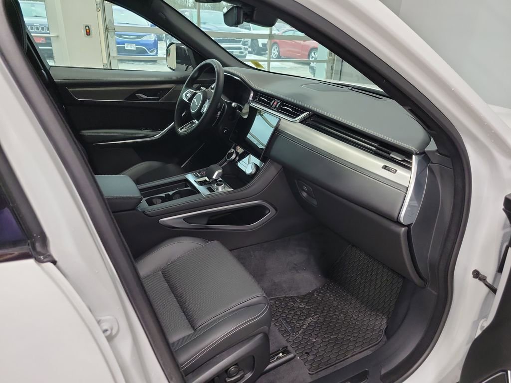 Used 2025 Jaguar F-PACE R-Dynamic S image 21