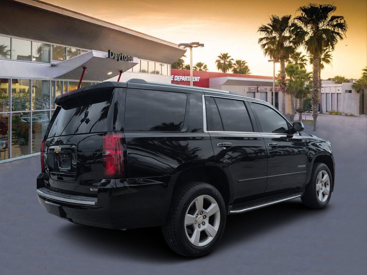 Used 2018 Chevrolet Tahoe Premier RWD image 3