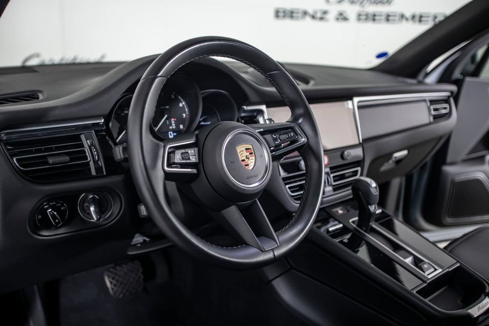 Used 2024 Porsche Macan AWD/4WD image 17