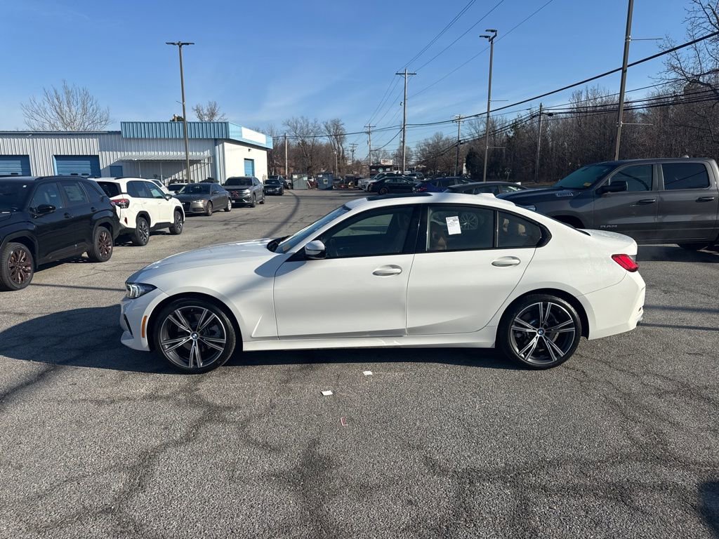 Used 2023 BMW 330i xDrive Sedan w/ Driving Assistance Package image 4