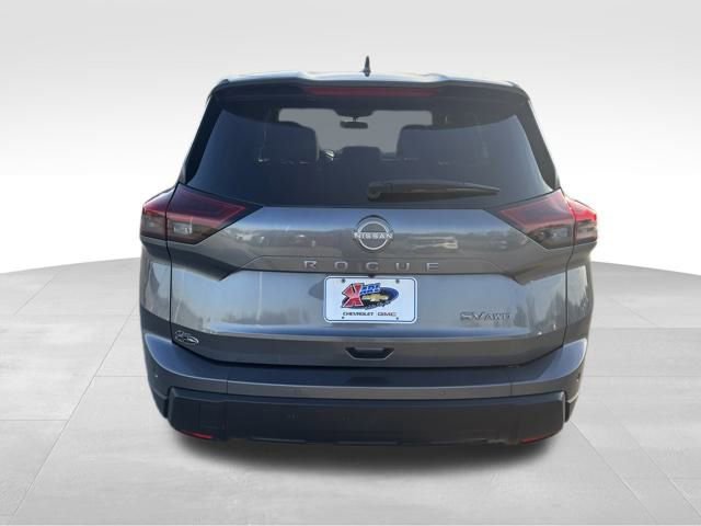 Used 2024 Nissan Rogue SV image 4