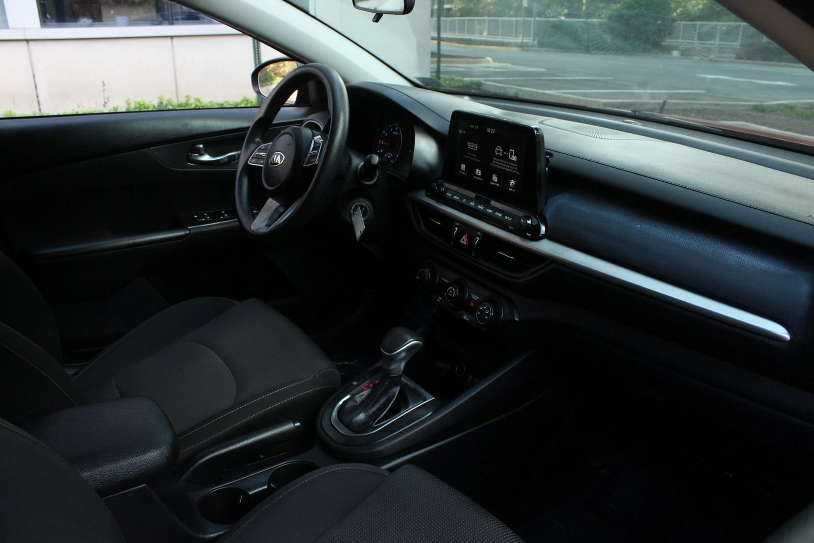 Used 2020 Kia Forte LXS FWD image 26