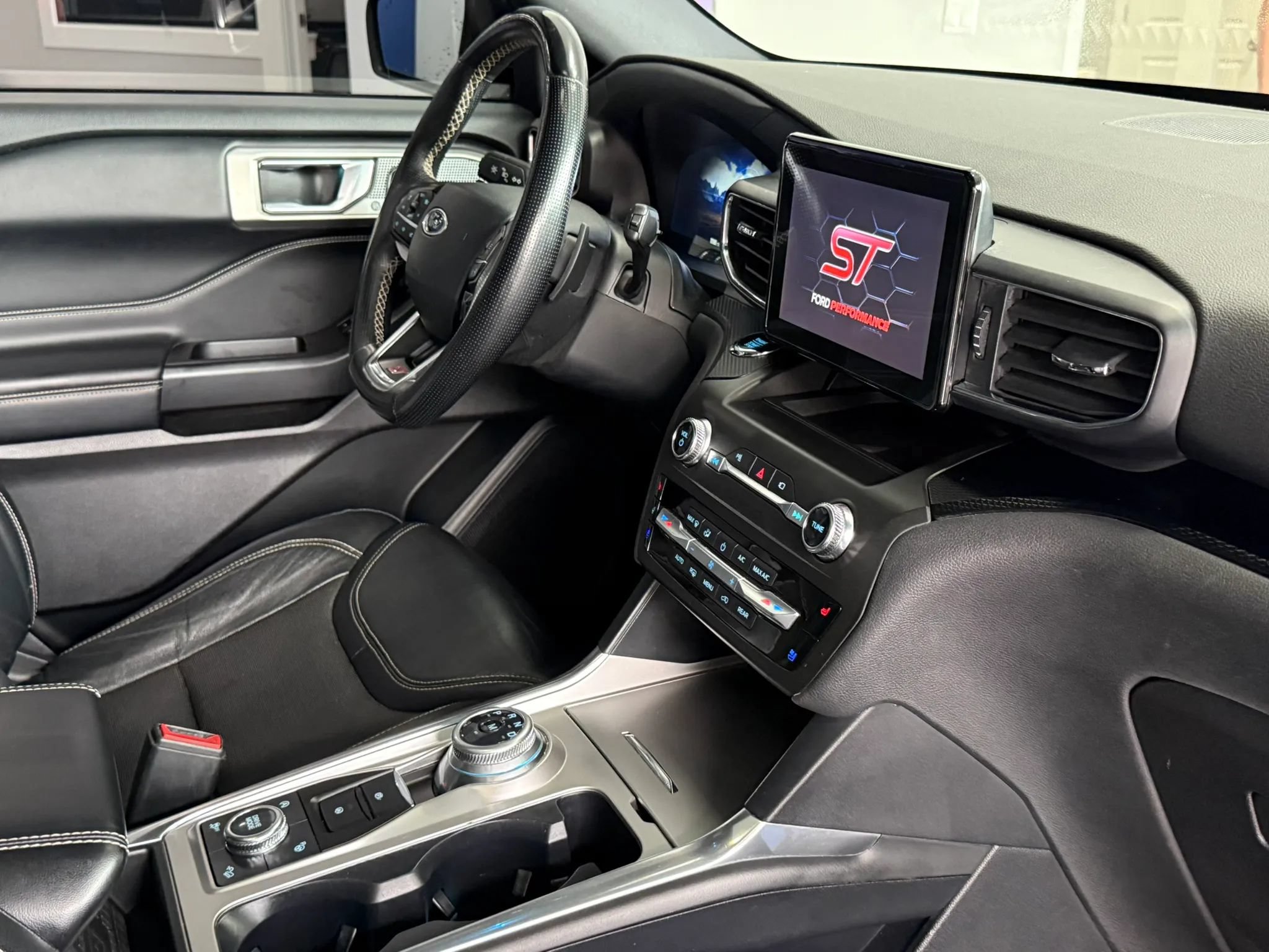 Used 2020 Ford Explorer ST AWD/4WD image 23