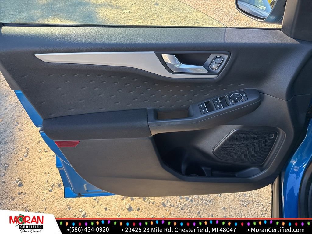 Used 2020 Ford Escape SE Sport image 9