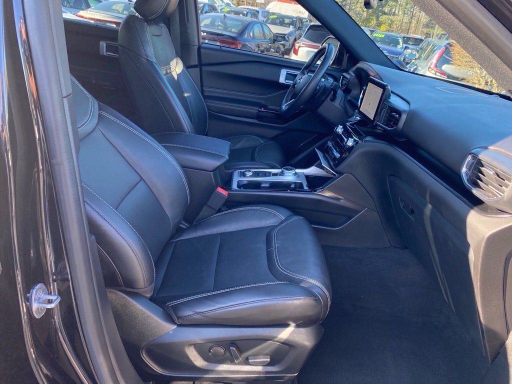Used 2022 Ford Explorer ST w/ ST Street Pack image 27