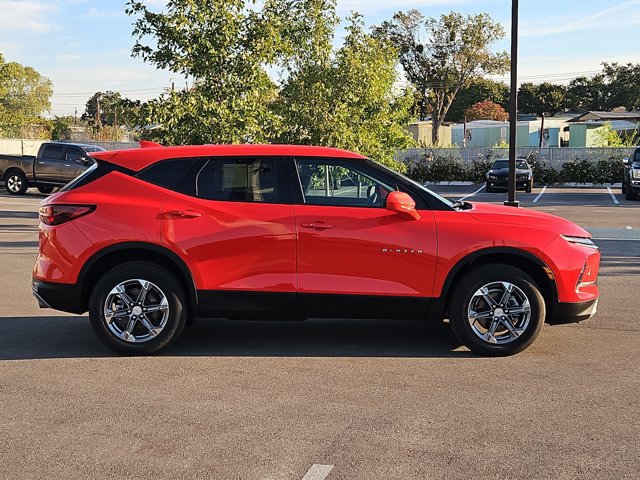 Used 2026 Chevrolet Blazer LT FWD image 4