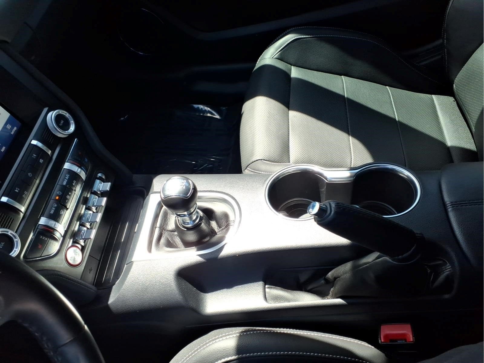Used 2022 Ford Mustang GT Premium w/ Black Accent Package RWD image 14