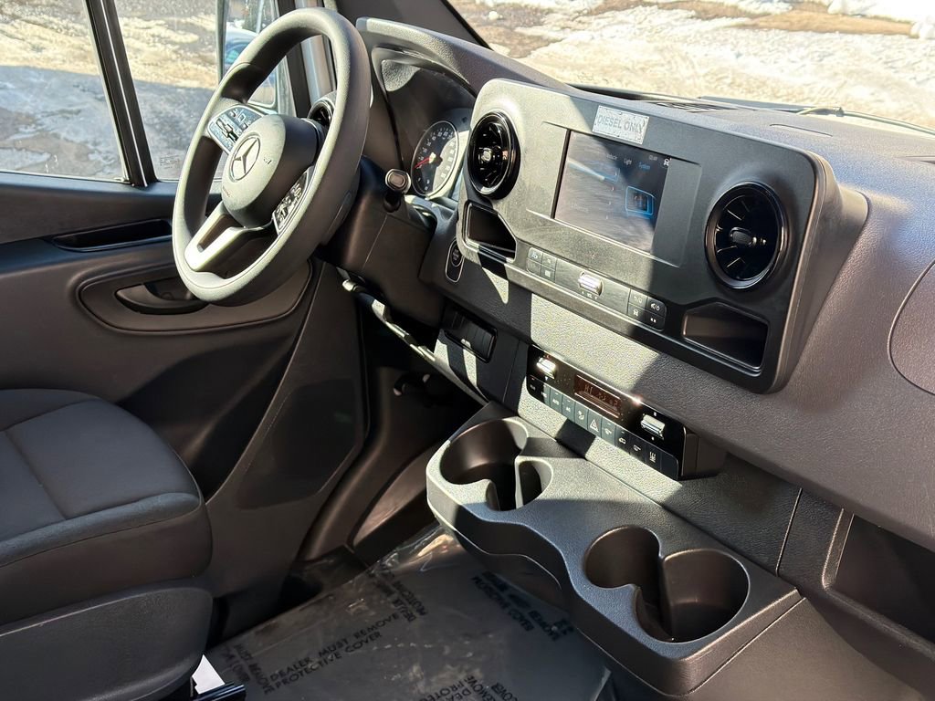 Used 2024 Mercedes-Benz Sprinter 2500 image 12