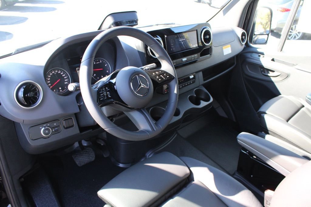 New 2025 Mercedes-Benz Sprinter 2500 image 12