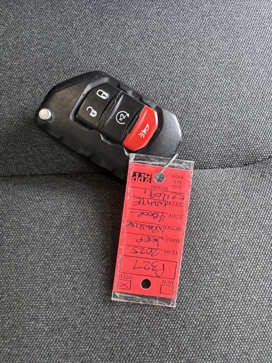 Used 2025 Jeep Wrangler Unlimited Sport AWD/4WD image 32