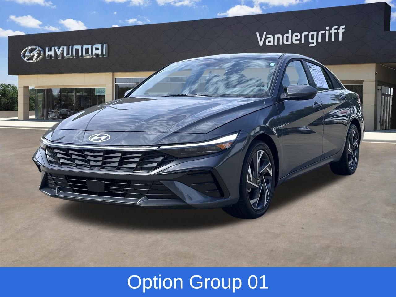 Used 2025 Hyundai Elantra SEL FWD image 2