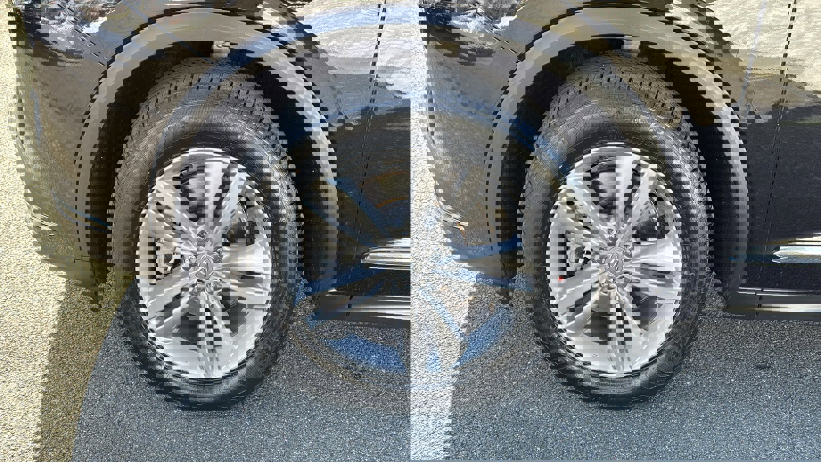 Used 2023 Acura MDX SH-AWD image 9