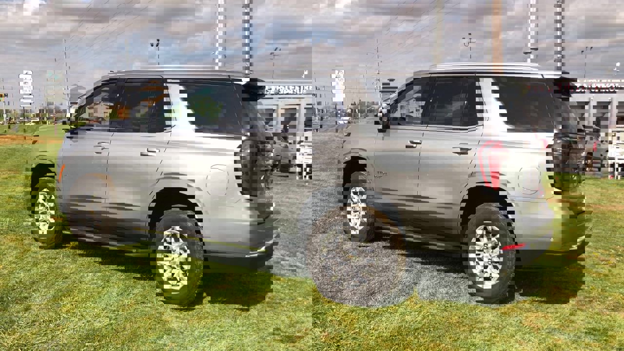 Used 2025 Chevrolet Tahoe LT image 5
