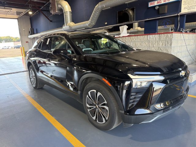 Used 2024 Chevrolet Blazer EV LT AWD/4WD image 2